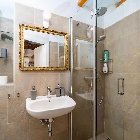 아파트 Old Town Historical 2