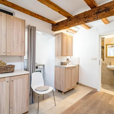 Daire Old Town Historical 2 *