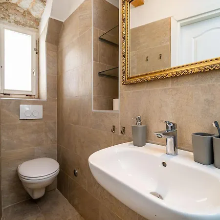 Old Town Historical 2 Daire